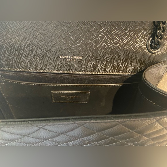 Saint Laurent Medium Envelope Bag in  Quilted Grain De Poudre Leather - Picture 4 of 5